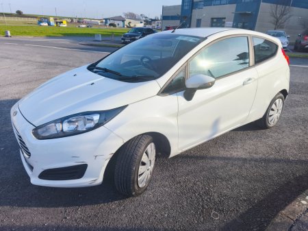 2014 Ford Fiesta - thumbnail 6