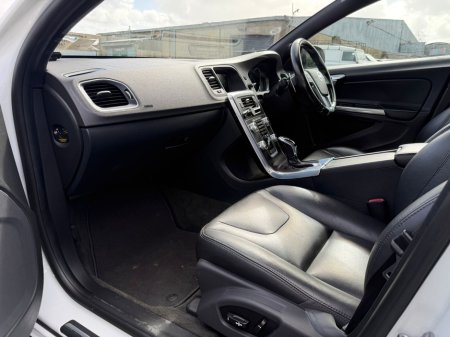 2015 Volvo V60 - thumbnail 16