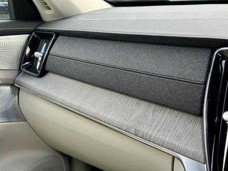 2025 Volvo XC90 - thumbnail 24