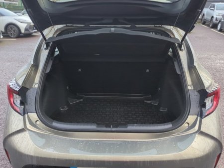 2025 Toyota Corolla COROLLA HB LUNA €30,000 thumbnail