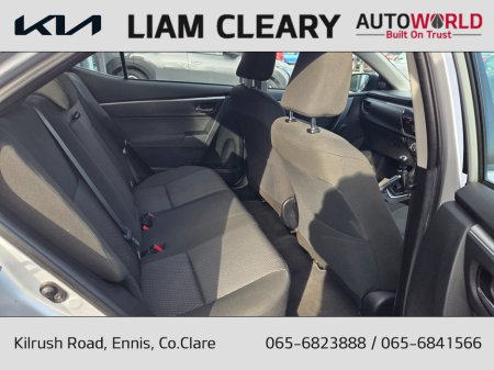 2015 Toyota Corolla - thumbnail 9