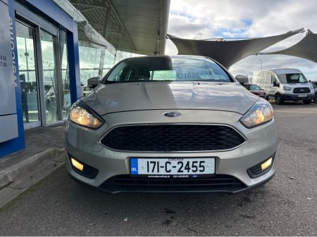 2017 Ford Focus - thumbnail 5