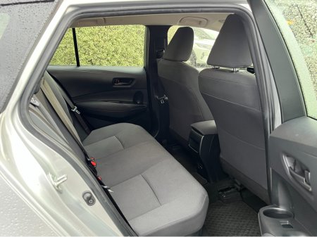 2022 Toyota Corolla TOURING HYBRID AUTOMATIC 1.8 PETROL //REVERSE CAMERA//ADAPTIVE CRUISE CONTROL// €19,950 thumbnail