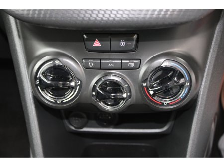 2018 Peugeot 2008 - thumbnail 16