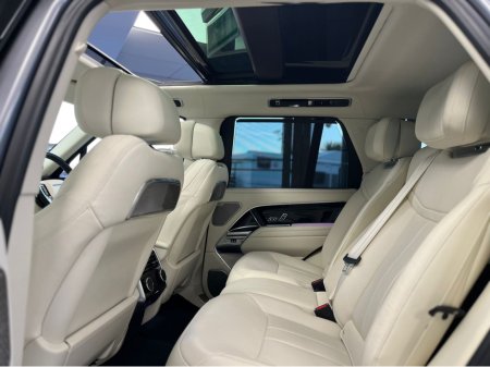 2025 Land Rover Range Rover P550 PHEV AUTOBIOGRAPHY €159,000 thumbnail