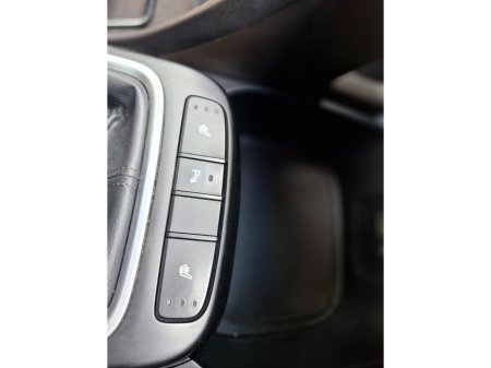 2017 Hyundai Santa Fe - thumbnail 21