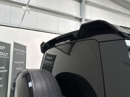 2021 Land Rover Defender - thumbnail 38