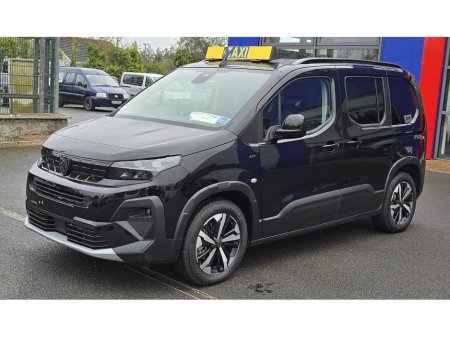 2025 Peugeot Rifter Wheelchair Taxi