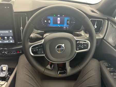 2025 Volvo XC60 - thumbnail 14
