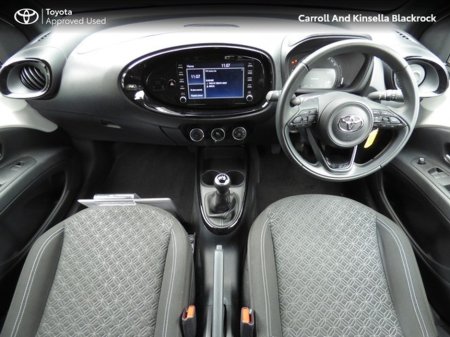 2025 Toyota Aygo X - thumbnail 8