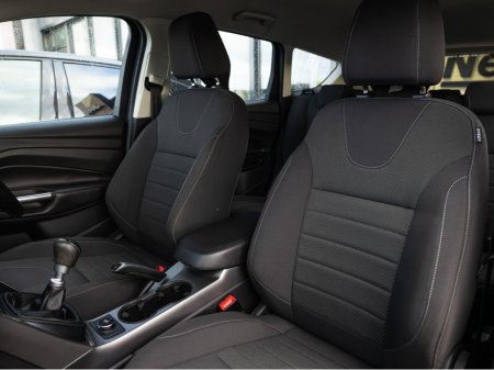 2015 Ford Kuga ZETEC 2.0 TDCI 120PS FWD 4 4DR €11,950 thumbnail