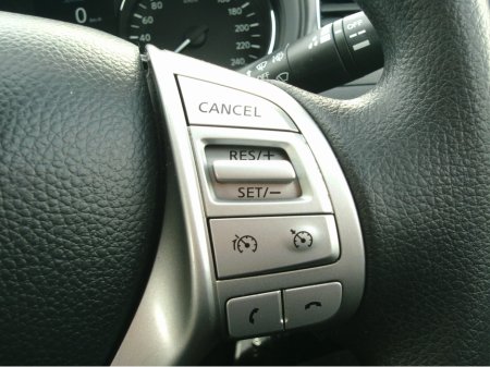 2015 Nissan Pulsar - thumbnail 22