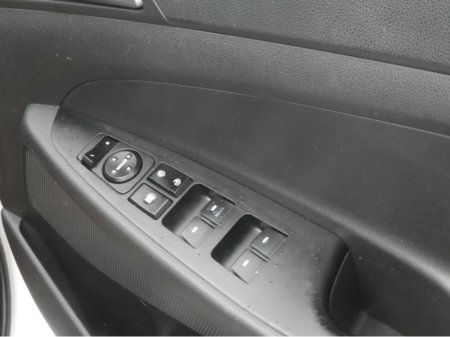 2017 Hyundai Tucson 1.7 CRDI S BL/DR 2WD 5DR €12,950 thumbnail