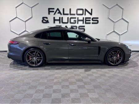 2017 Porsche Panamera - thumbnail 4