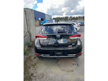 2016 Toyota Auris - view 4