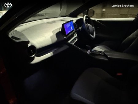 2024 Toyota C-HR - thumbnail 4