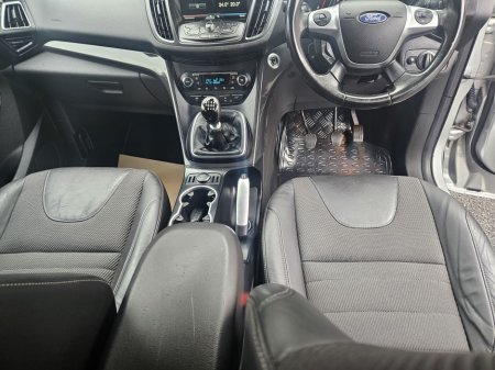 2016 Ford Kuga - thumbnail 18