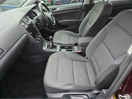 2017 Volkswagen Golf 2.0 TDI SE NAV BLUEMOTION 150PS 5DR €15,950 thumbnail