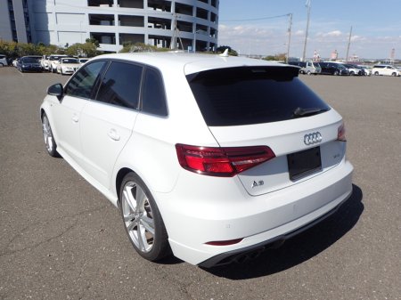 2018 Audi A3 1.4 TFSI S LINE BLACK EDITION PETROL AUTOMATIC // VIRTUAL DASH // HALF LEATHER // PARK ASSIST W/ REVERSING CAMERA // FACTORY BLACK EDITION // FLAT BOTTOM STEERING WHEEL // UPGRADED AUDI SPORT ALLOYS €21,950 thumbnail