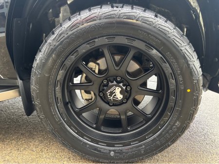 2024 Volkswagen Amarok AVENTURA V6 TDI 4M DC 4MOTION €61,900 thumbnail