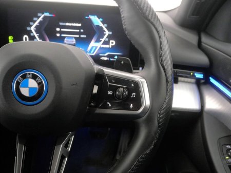 2024 BMW 5 Series - thumbnail 18