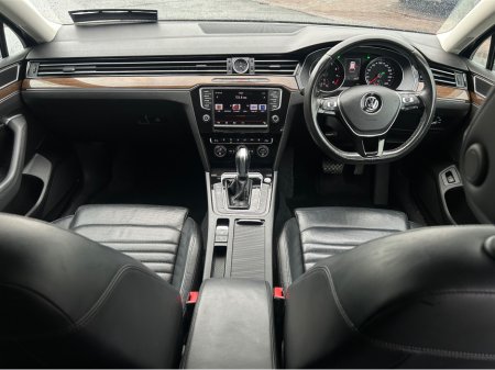 2016 Volkswagen Passat - thumbnail 8