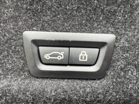 2021 BMW 3 Series - thumbnail 15