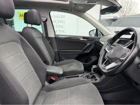 2021 Volkswagen Tiguan - thumbnail 15