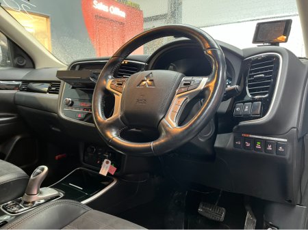 2020 Mitsubishi Outlander €23950! 2020 MITSUBISHI OUTLANDER PHEV G 2.4 AUTOMATIC / CRUISE CONTROL / 360° PARKING CAMERA / ELECTRIC HEATED SEATS / PADDLE SHIFTERS / HEATED STEERING WHEEL €23,950 thumbnail