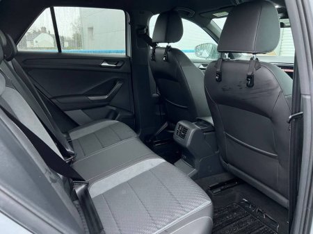 2020 Volkswagen T-Roc R-LINE 2.0 TDI * BIG SPEC * // PARKING SENSORS // R-LINE SPORT SEATS // DIGITAL CLUSTER €26,900 thumbnail