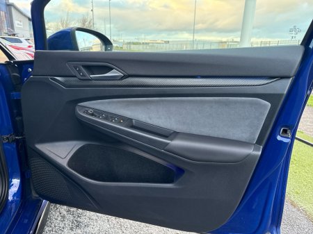 2023 Volkswagen Golf R-LINE 1.5 TSI MHEV 1 130HP €29,950 thumbnail