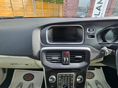 2019 Volvo V40 - thumbnail 29