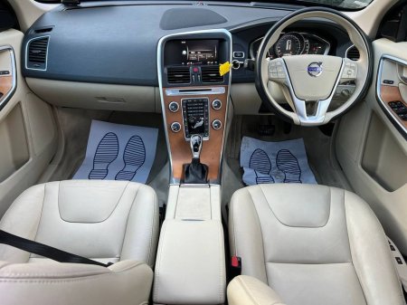 2017 Volvo XC60 CLASSIC 2.0D // SERVICE HISTORY // OPENING PANORAMIC SUNROOF // BLIND SPOT MONITOR €25,950 thumbnail