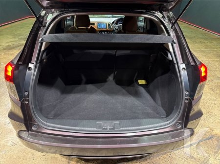 2019 Honda Vezel 1.5 HYBRID SUV - BROWN LEATHER INTERIOR - FACTORY ALLOYS - PADDLE SHIFT - CRUISE CONTROL - REAR CAMERA €20,950 thumbnail