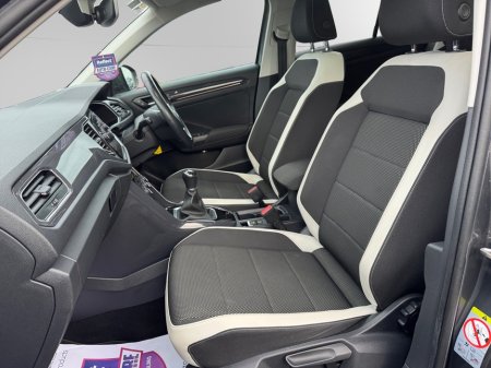 2018 Volkswagen T-Roc SPORT 1.5 TSI MANUAL GLASS ROOF €17,999 thumbnail