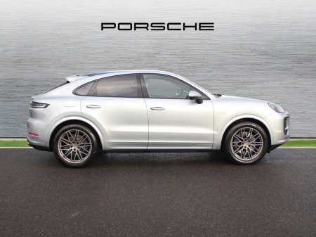 2024 Porsche Cayenne E-Hybrid Coupe €105,000