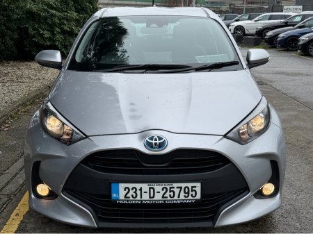 2023 Toyota Yaris - thumbnail 4