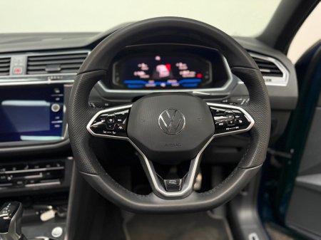2021 Volkswagen Tiguan - thumbnail 18