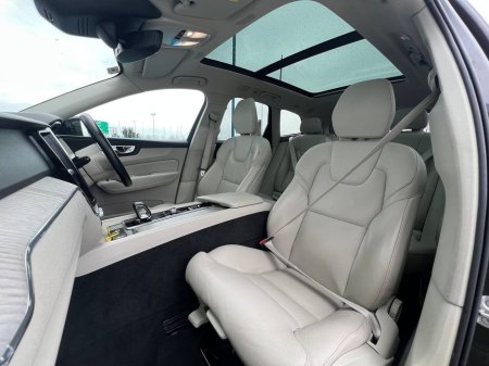 2023 Volvo XC60 - thumbnail 2
