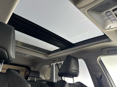 2022 Toyota Rav4 HYBRID PLATINUM €40,950 thumbnail