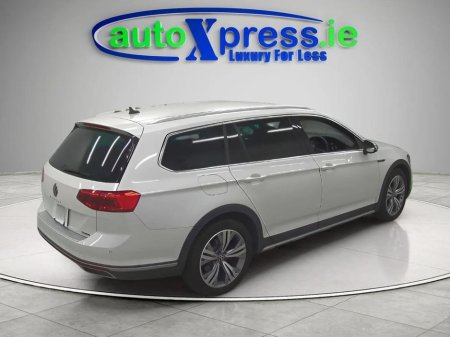 2021 Volkswagen Passat 2.0 ALLTRUCK TDI 4MOTION €31,495 thumbnail
