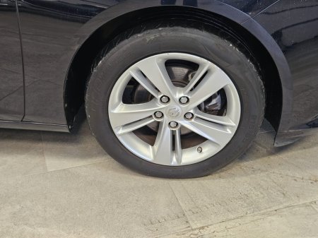 2017 Opel Insignia 1.6 (136PS) Turbo D ecoTEC SRi €10,950 thumbnail