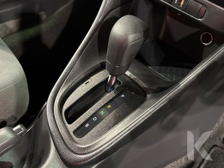 2021 Toyota Yaris - thumbnail 14