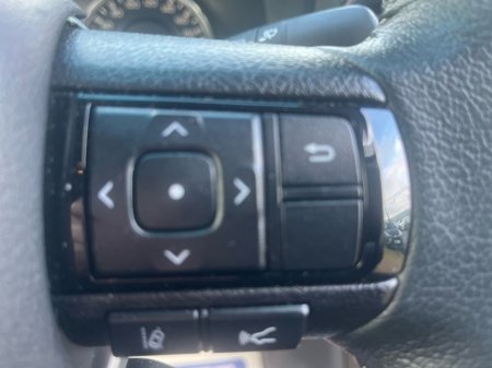 2025 Toyota Hilux 2.4 SR5 D/CAB AUTO €48,950 thumbnail