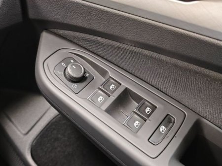 2022 Volkswagen Golf 1.0 ETSI ACTIVE Automatic, Reversing camera €24,995 thumbnail