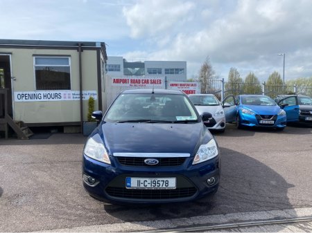 2011 Ford Focus - thumbnail 2