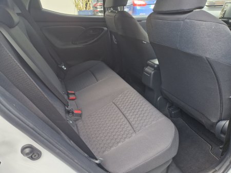 2020 Toyota Yaris - thumbnail 17