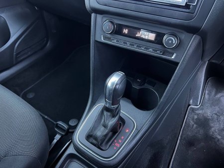 2016 Volkswagen Polo COMFORTLINE 1.2 TSI // FULL SERVICE HISTORY // LOW MILEAGE // DIGITAL CLIMATE CONTROL €13,750 thumbnail