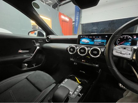 2020 Mercedes-Benz A Class 2020 MERCEDES-BENZ A200D AMG LINE 2.0 AUTOMATIC / CRUISE CONTROL / REVERSE CAMERA / ELECTRIC MEMORY & HEATED SEATS / PADDLE SHIFTERS thumbnail