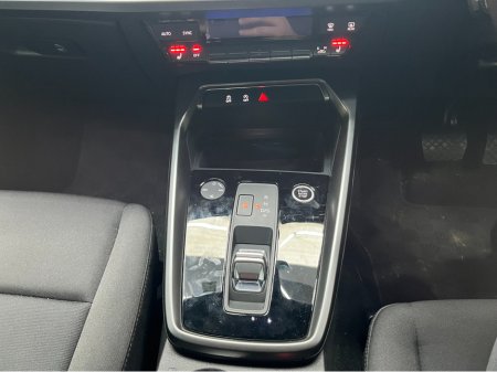 2023 Audi A3 2023 AUDI A3 SPORTBACK 30TFSI 1.0 AUTOMATIC / CRUISE CONTROL / REVERSE CAMERA / HEATED SEATS / PADDLE SHIFTERS thumbnail